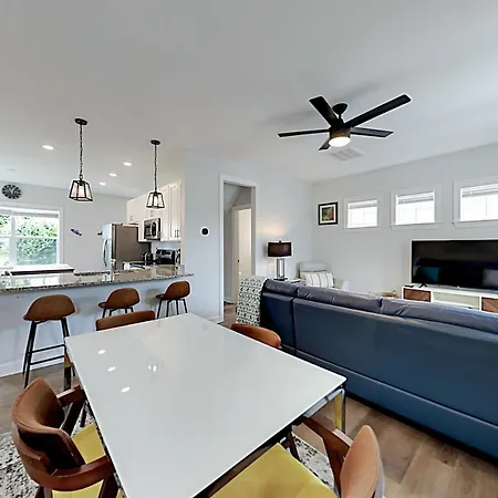 Downtown Jewel Villa